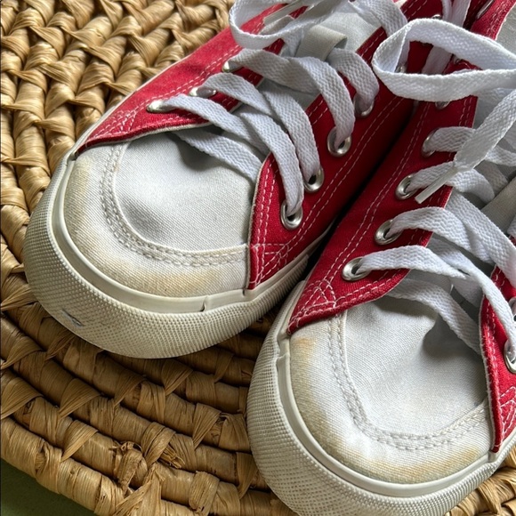 Converse UW Madison Red and White Canvas Sneakers size 10M - Picture 4 of 7
